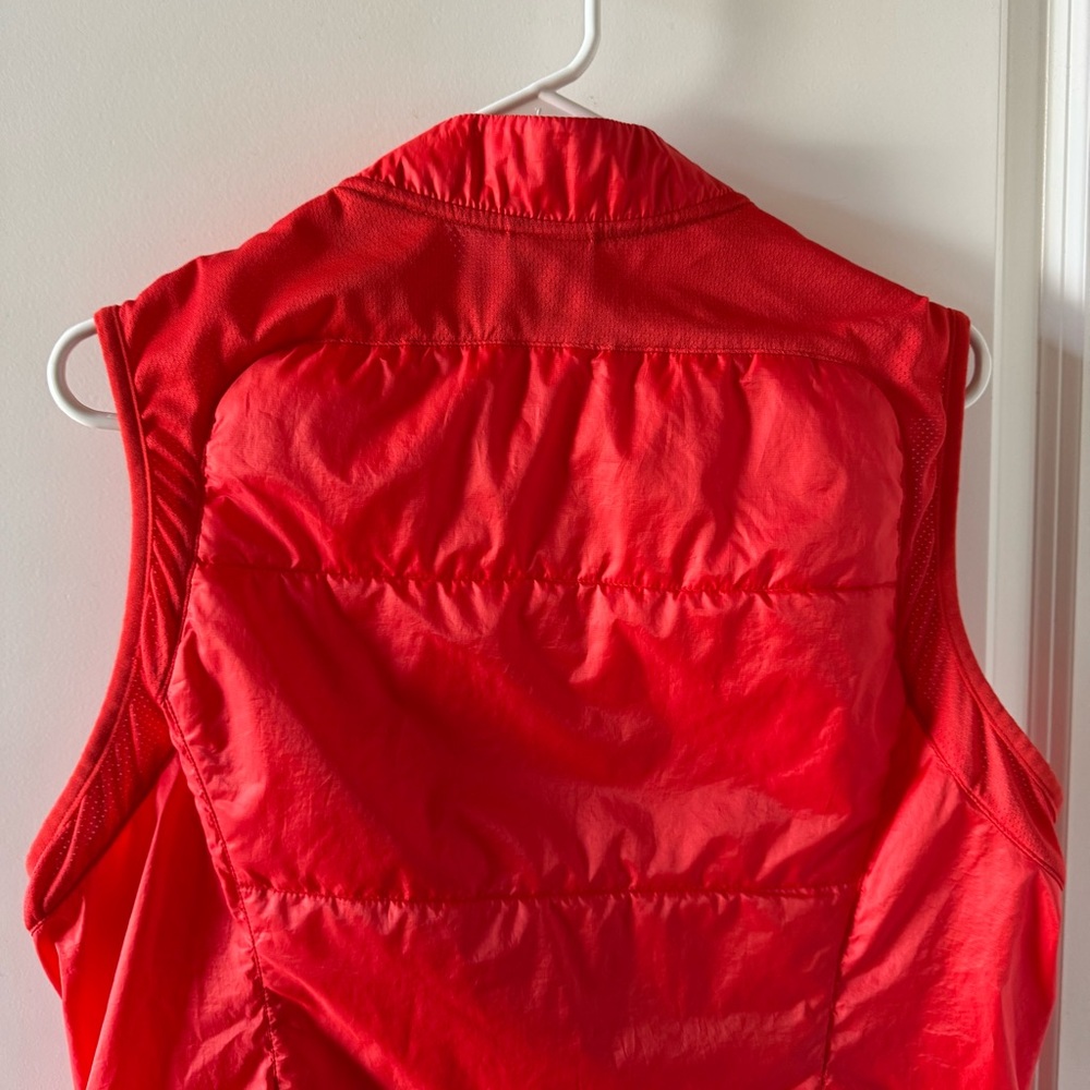 Nike Running Vest Women XL Red Polyfill Lightweight Jacket Full Zip 689256 - Picture 5 of 11
